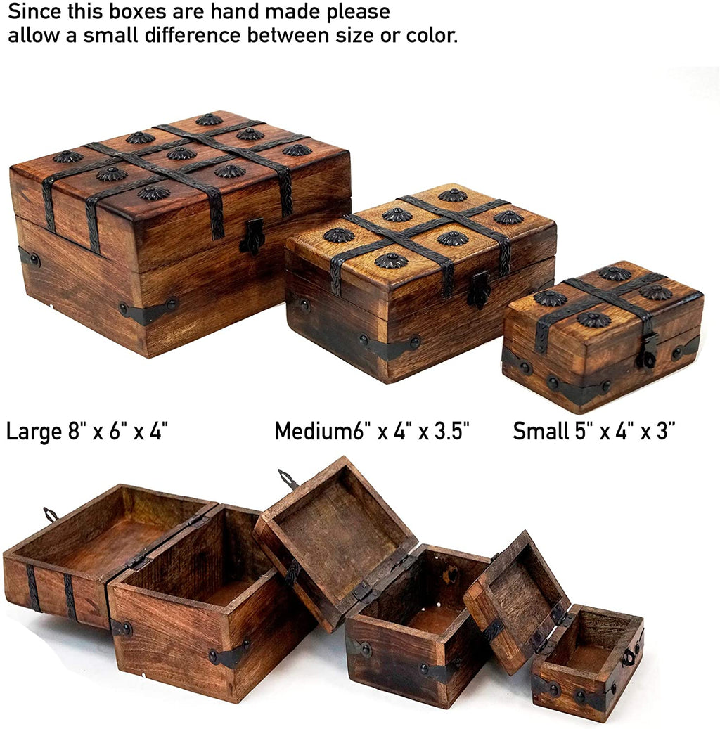 SH 2335 - Nested Wooden Pirate Chest Set/3 (12 buttons)