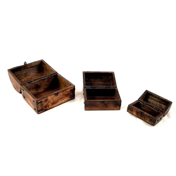 SH 23353 - Nested Wooden Pirate Chest Set of 3 (16 buttons)